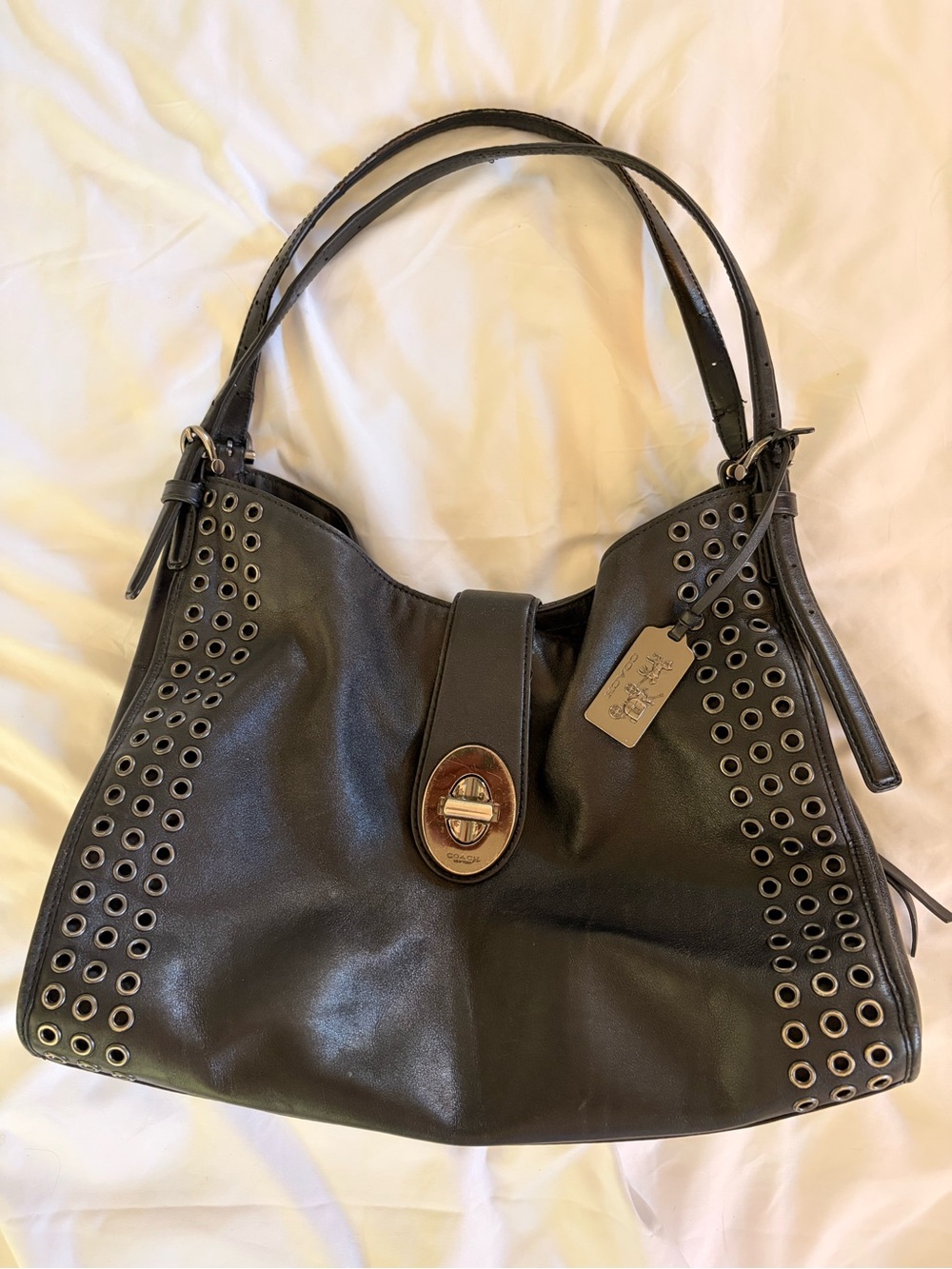COACH 32401 Leather Madison Grommet Carlyle Y2K Style Shoulder Bag Black/Silver